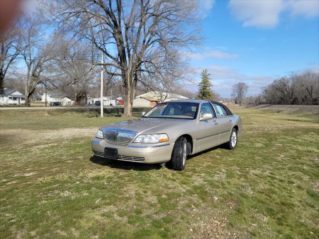 used 2007 Lincoln Town Car car, priced at $6,995