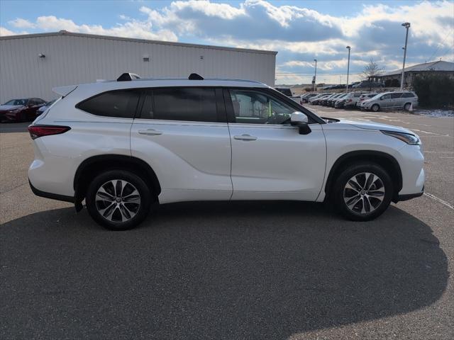 used 2021 Toyota Highlander car, priced at $35,499