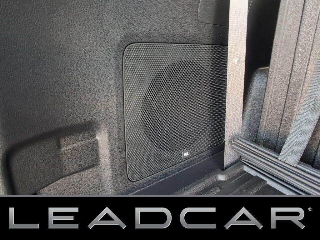 used 2022 Toyota Highlander car, priced at $39,999