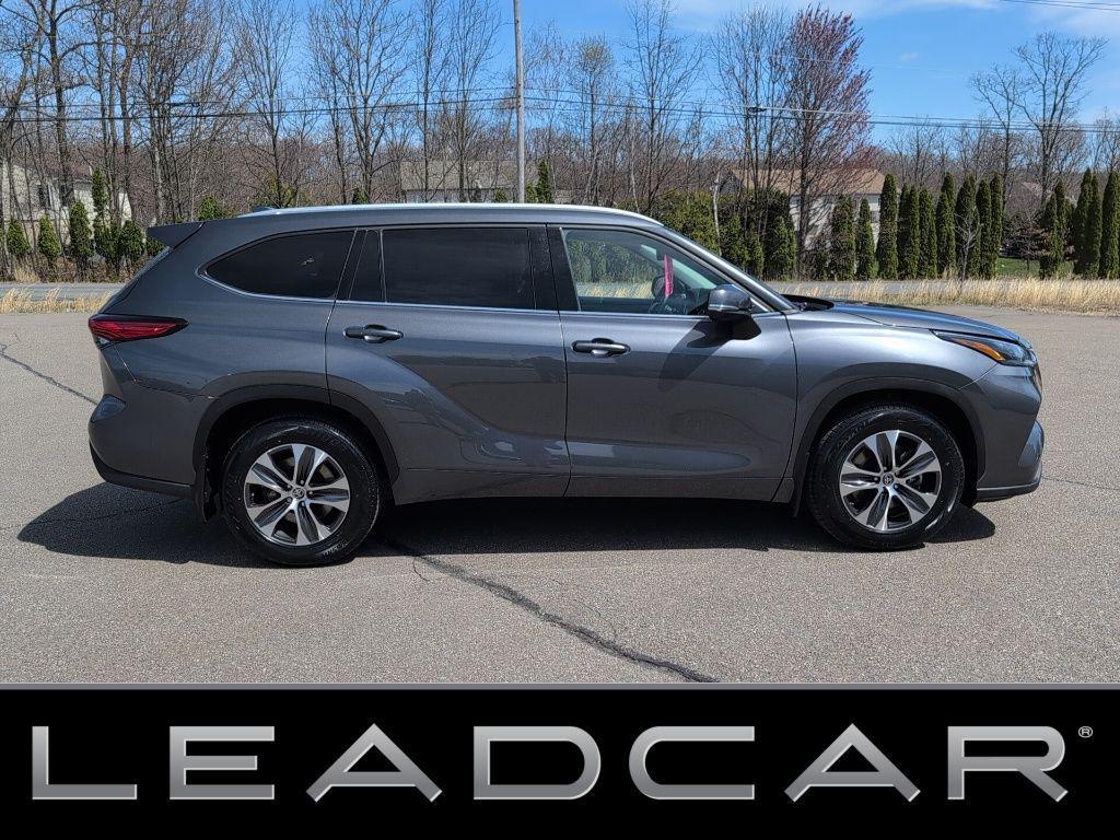 used 2022 Toyota Highlander car, priced at $35,499
