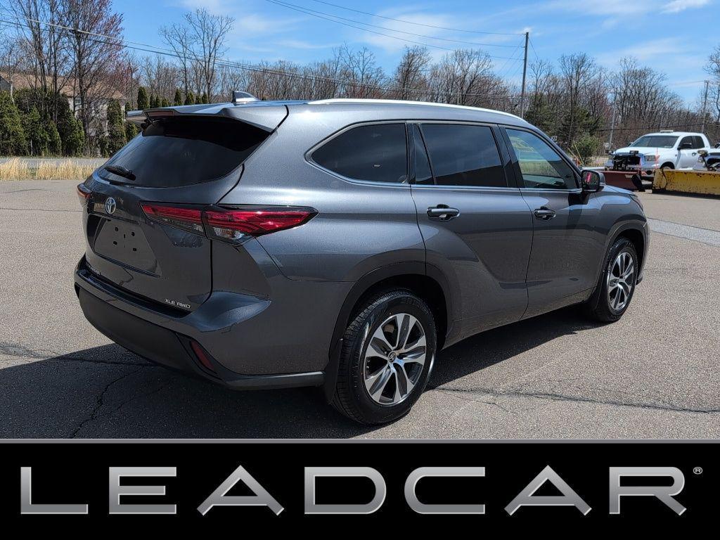 used 2022 Toyota Highlander car, priced at $35,499