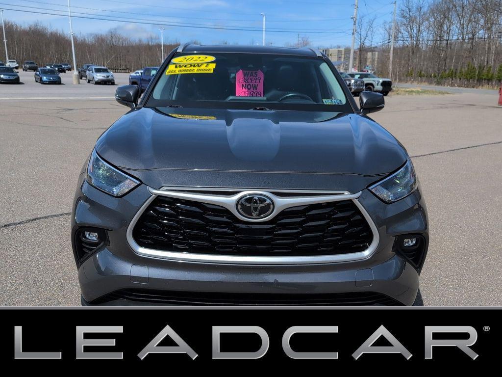 used 2022 Toyota Highlander car, priced at $35,499
