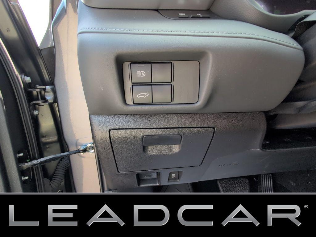used 2022 Toyota Highlander car, priced at $35,499