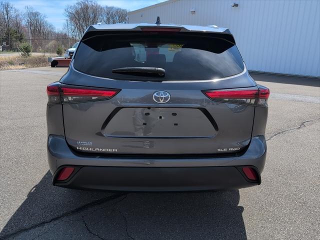 used 2022 Toyota Highlander car, priced at $35,999