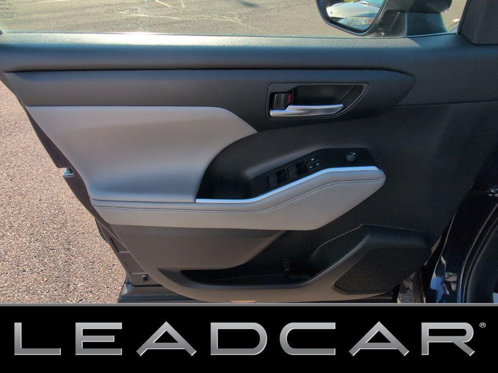 used 2022 Toyota Highlander Hybrid car, priced at $37,499