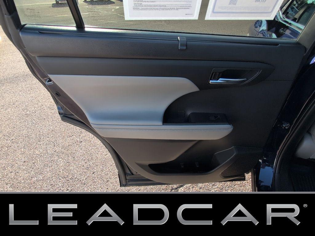 used 2022 Toyota Highlander Hybrid car, priced at $37,499