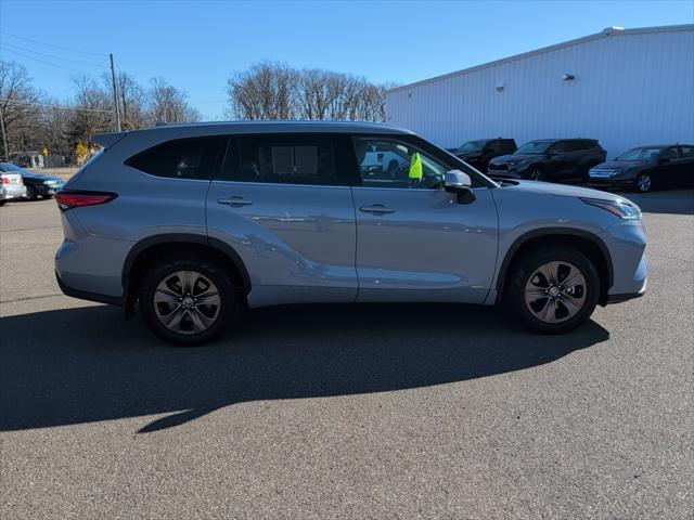 used 2022 Toyota Highlander Hybrid car, priced at $36,999