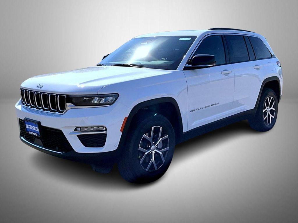 new 2025 Jeep Grand Cherokee car, priced at $45,769