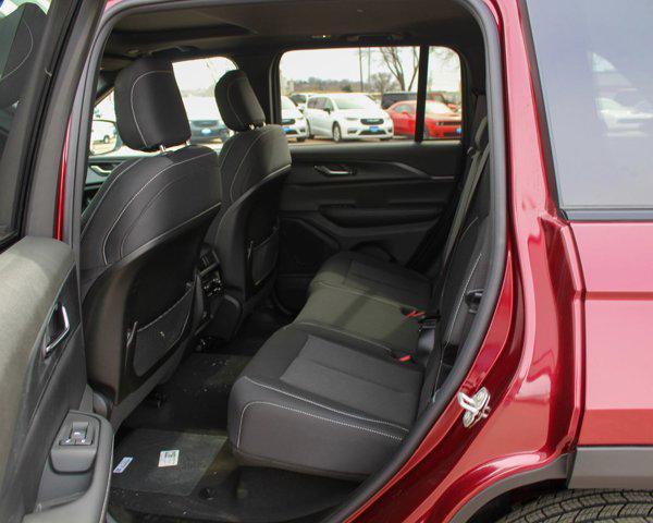 new 2024 Jeep Grand Cherokee car, priced at $37,425