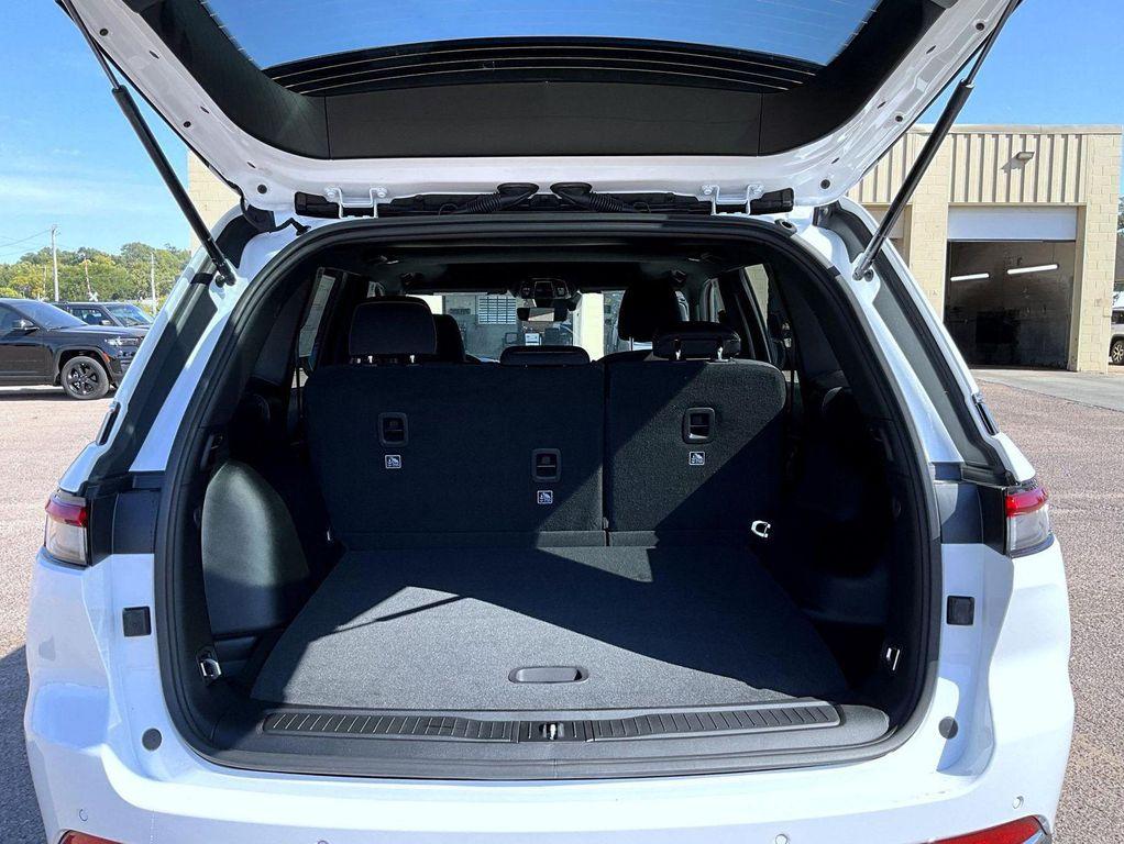 new 2025 Jeep Grand Cherokee car, priced at $33,209