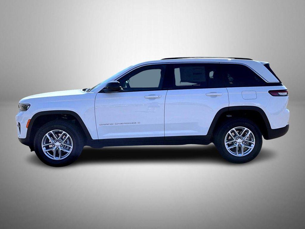 new 2025 Jeep Grand Cherokee car, priced at $33,209