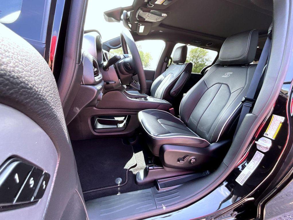 new 2026 Chrysler Pacifica car, priced at $47,309