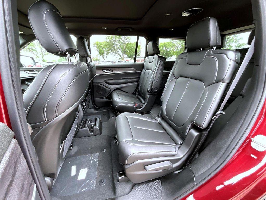 new 2025 Jeep Grand Cherokee L car, priced at $47,232