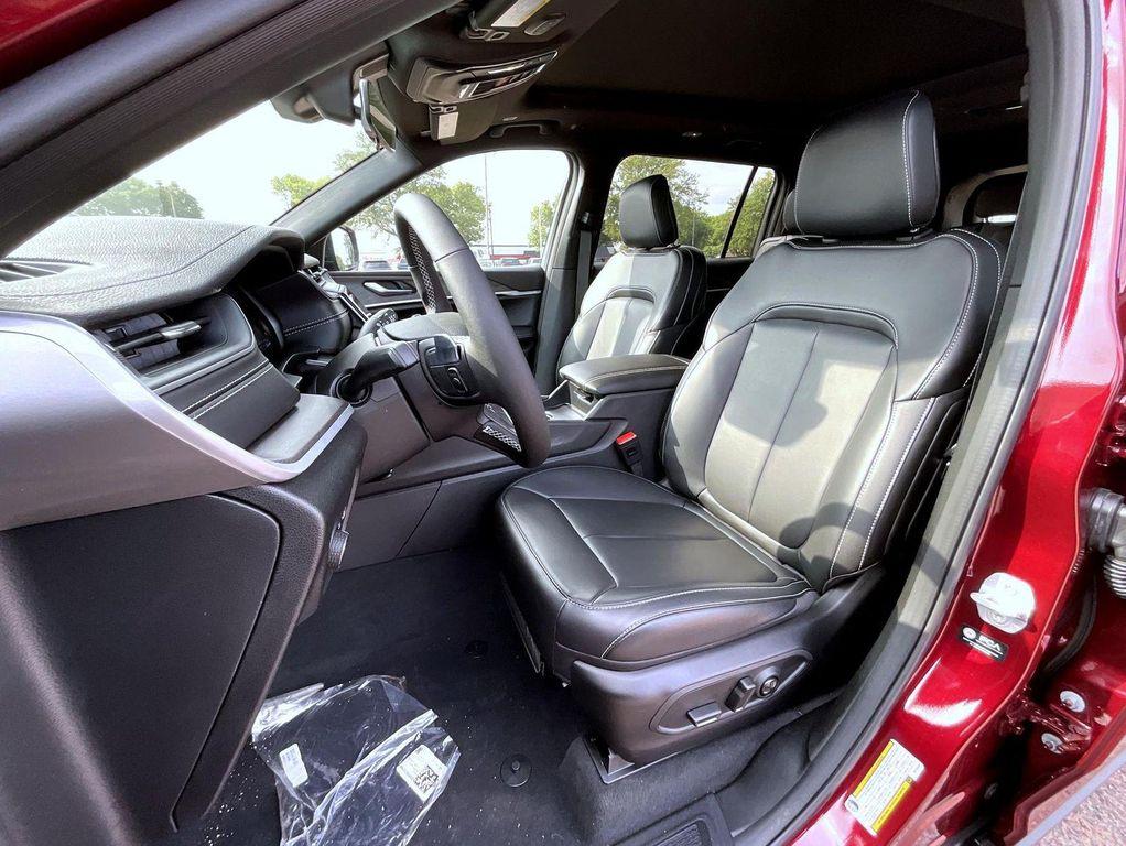 new 2025 Jeep Grand Cherokee L car, priced at $43,289