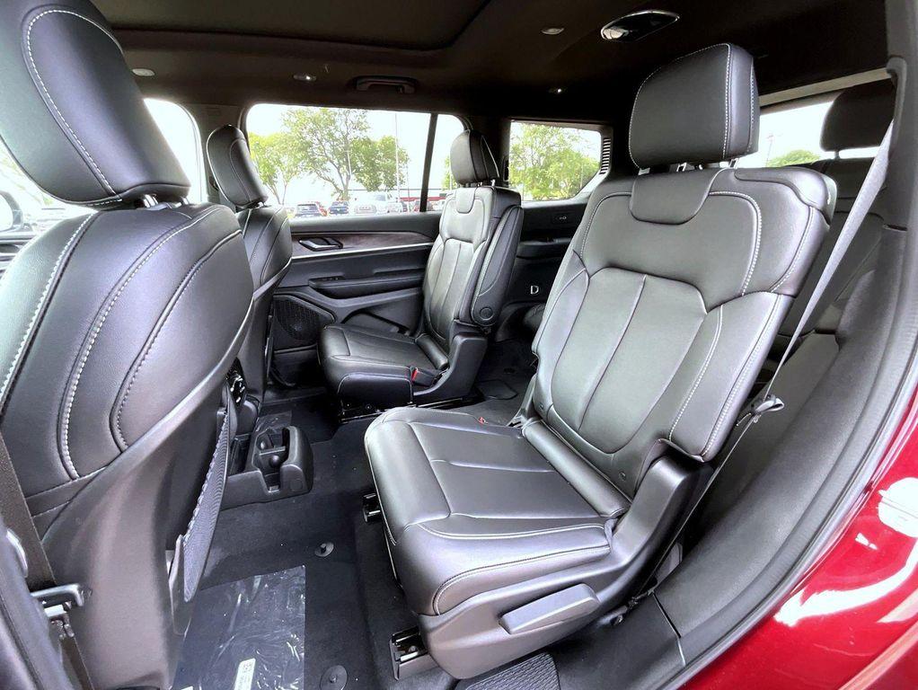 new 2025 Jeep Grand Cherokee L car, priced at $43,289