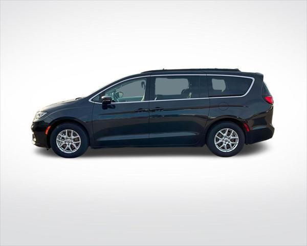 used 2022 Chrysler Pacifica car, priced at $24,712