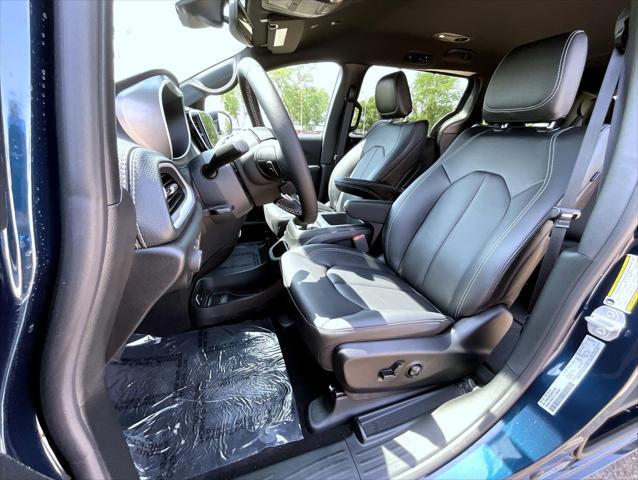 new 2025 Chrysler Pacifica car, priced at $47,412