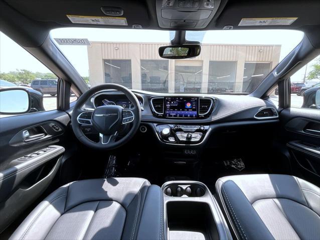 new 2025 Chrysler Pacifica car, priced at $47,412