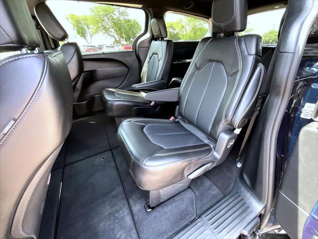new 2025 Chrysler Pacifica car, priced at $47,412