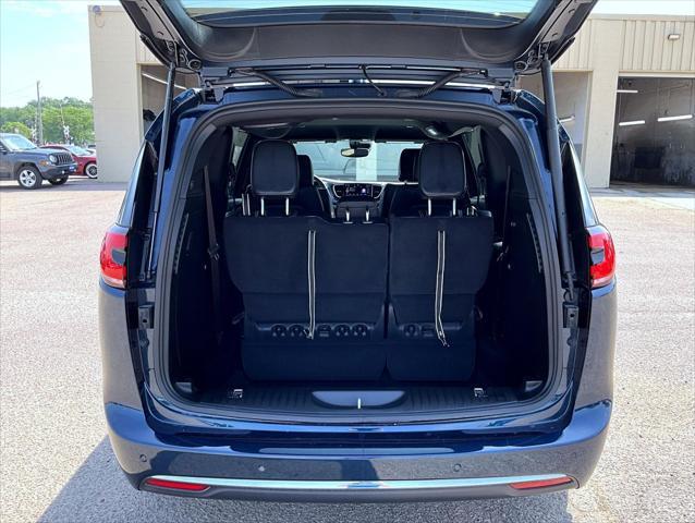 new 2025 Chrysler Pacifica car, priced at $47,412