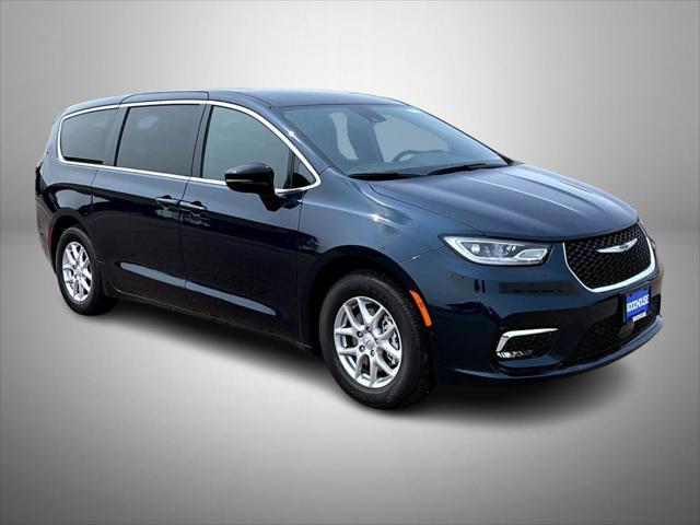 new 2025 Chrysler Pacifica car, priced at $43,706