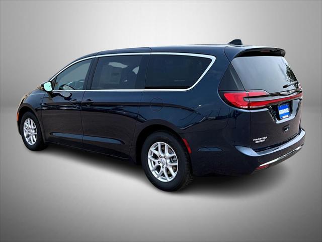 new 2025 Chrysler Pacifica car, priced at $43,706