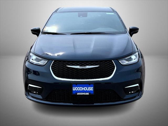 new 2025 Chrysler Pacifica car, priced at $43,706