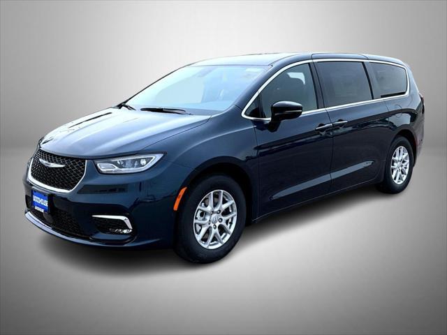 new 2025 Chrysler Pacifica car, priced at $43,706