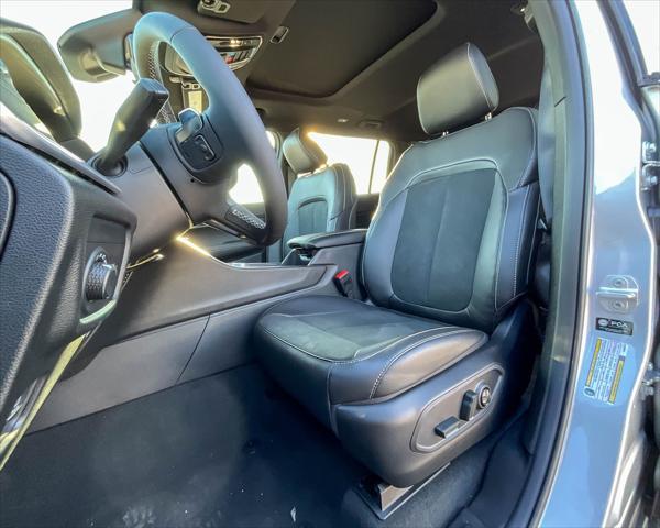new 2025 Jeep Grand Cherokee L car, priced at $42,051