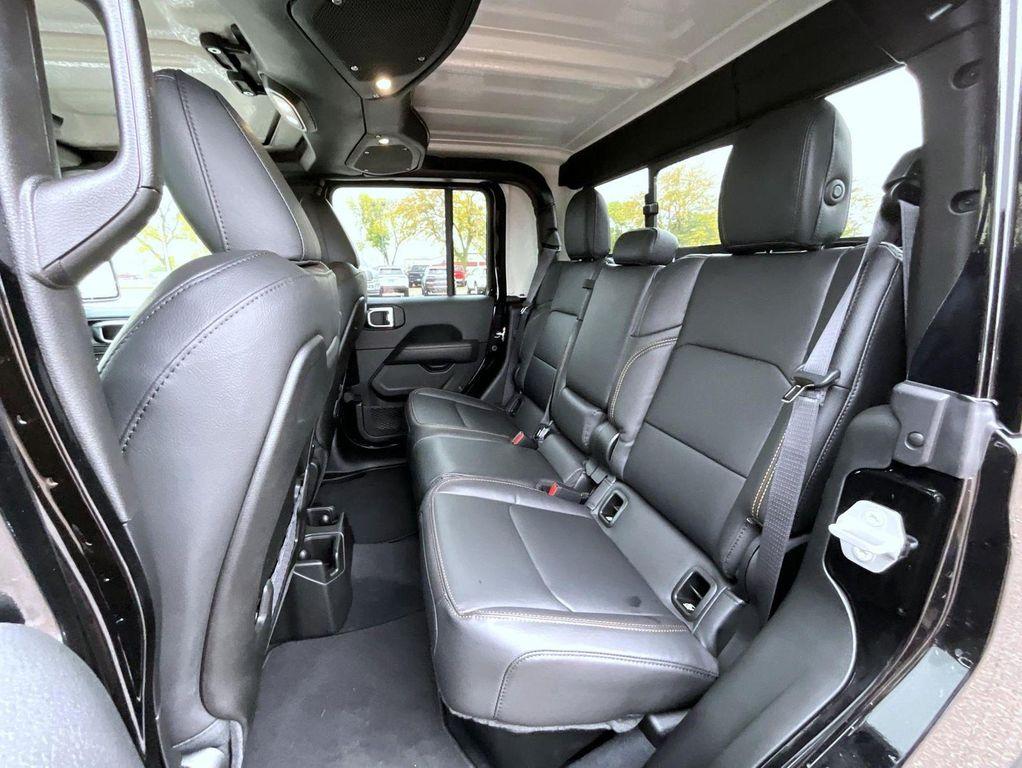 new 2025 Jeep Gladiator car, priced at $43,614