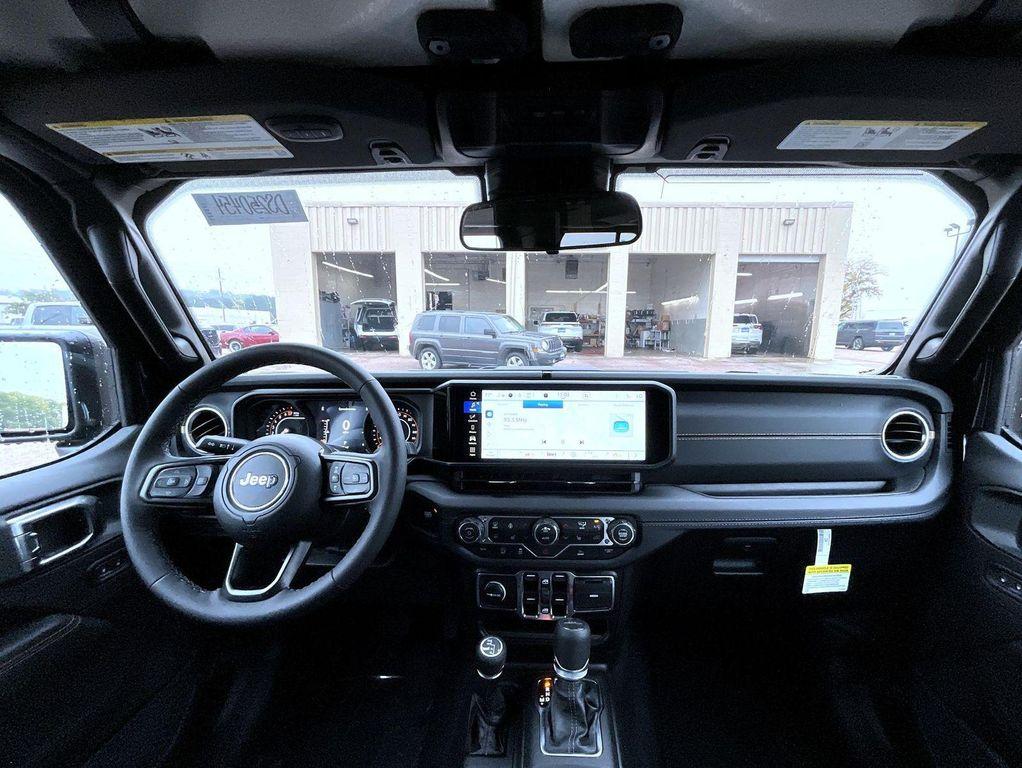 new 2025 Jeep Gladiator car, priced at $43,614