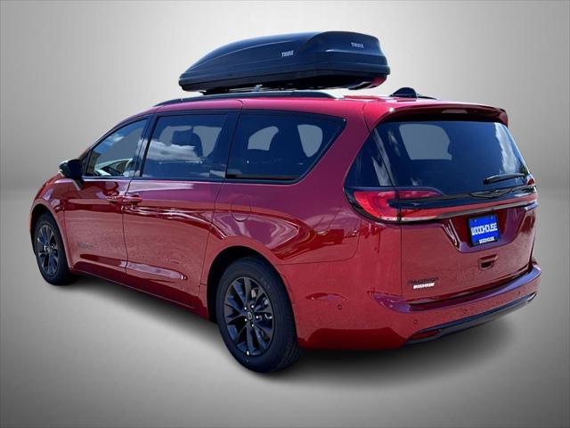 new 2025 Chrysler Pacifica car, priced at $45,631