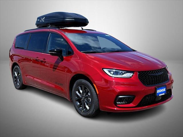 new 2025 Chrysler Pacifica car, priced at $45,631