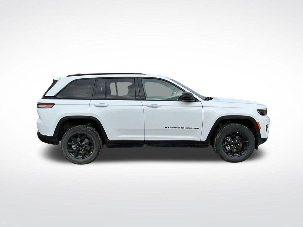 new 2025 Jeep Grand Cherokee car, priced at $36,614