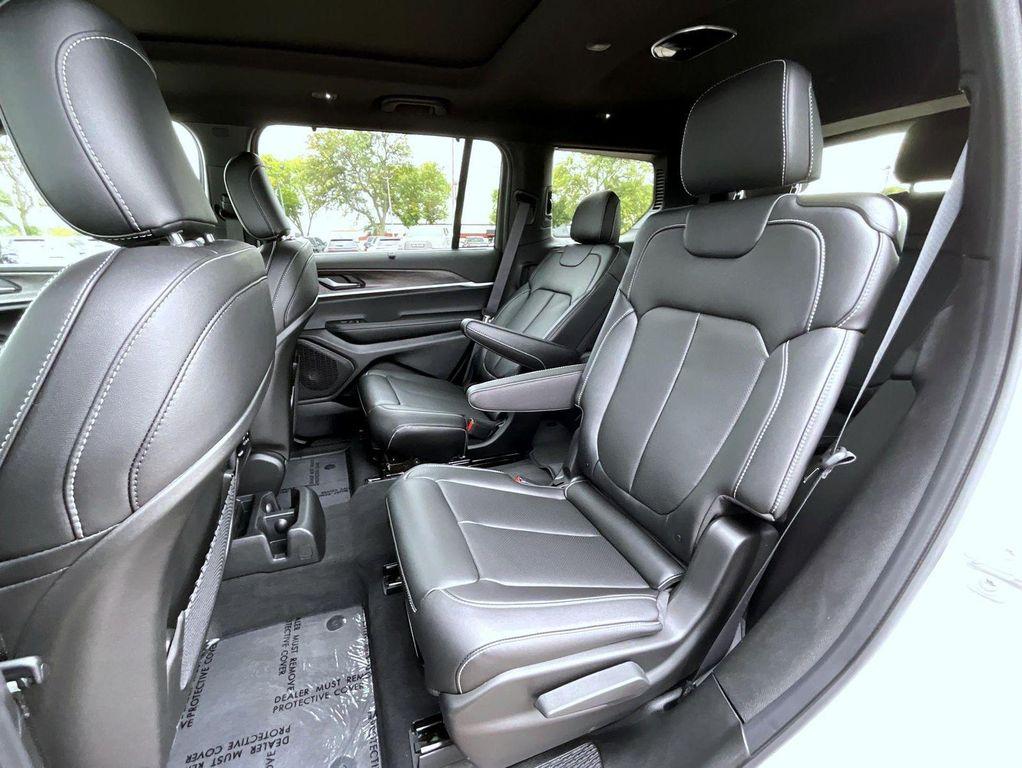 new 2025 Jeep Grand Cherokee L car, priced at $45,619