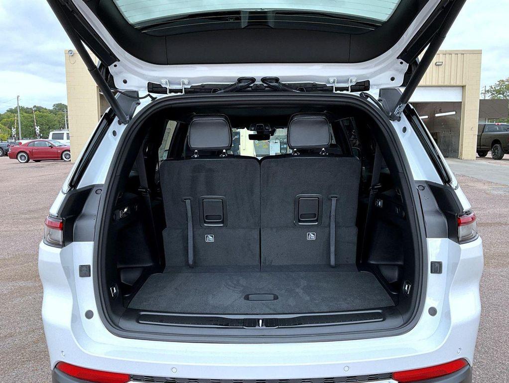 new 2025 Jeep Grand Cherokee L car, priced at $45,619