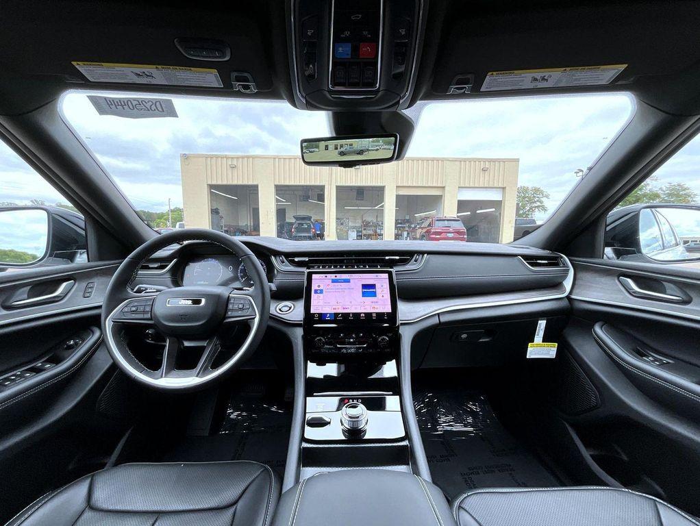 new 2025 Jeep Grand Cherokee L car, priced at $45,619