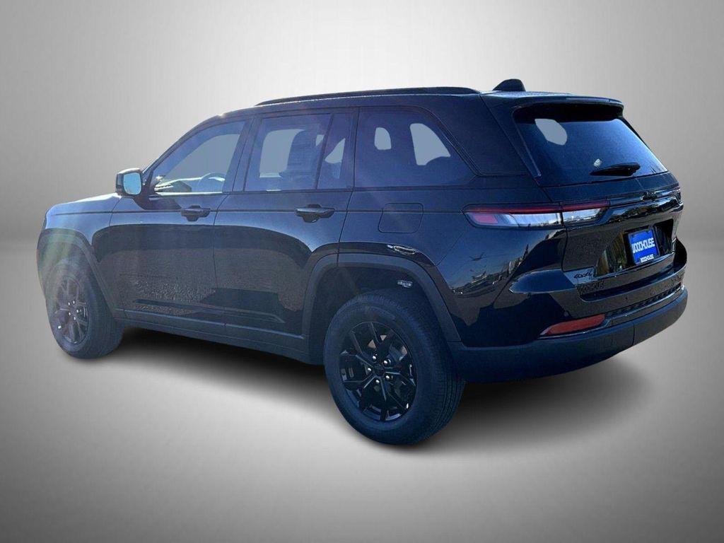 new 2025 Jeep Grand Cherokee car, priced at $41,659