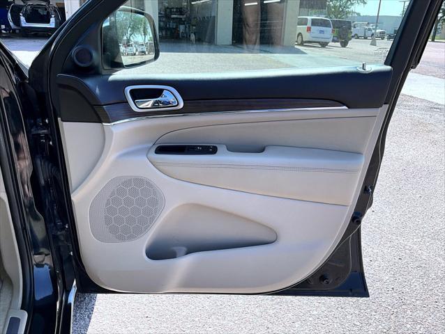 used 2017 Jeep Grand Cherokee car, priced at $17,638