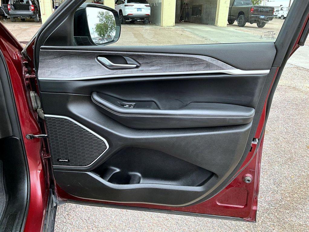 used 2022 Jeep Grand Cherokee car, priced at $35,655