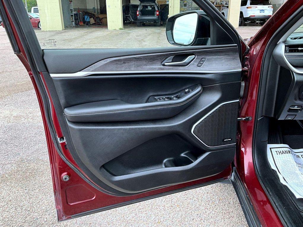 used 2022 Jeep Grand Cherokee car, priced at $35,655