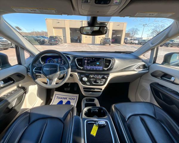 used 2023 Chrysler Pacifica car