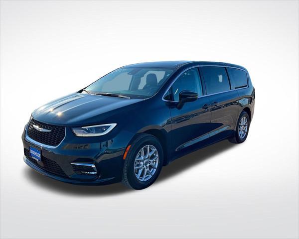 used 2023 Chrysler Pacifica car