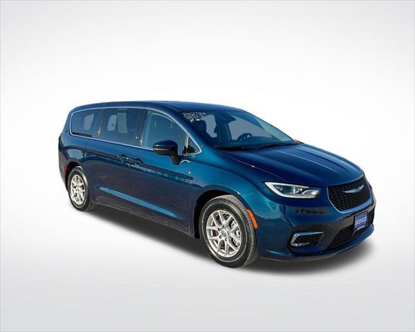 used 2023 Chrysler Pacifica car