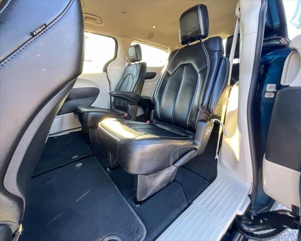 used 2023 Chrysler Pacifica car