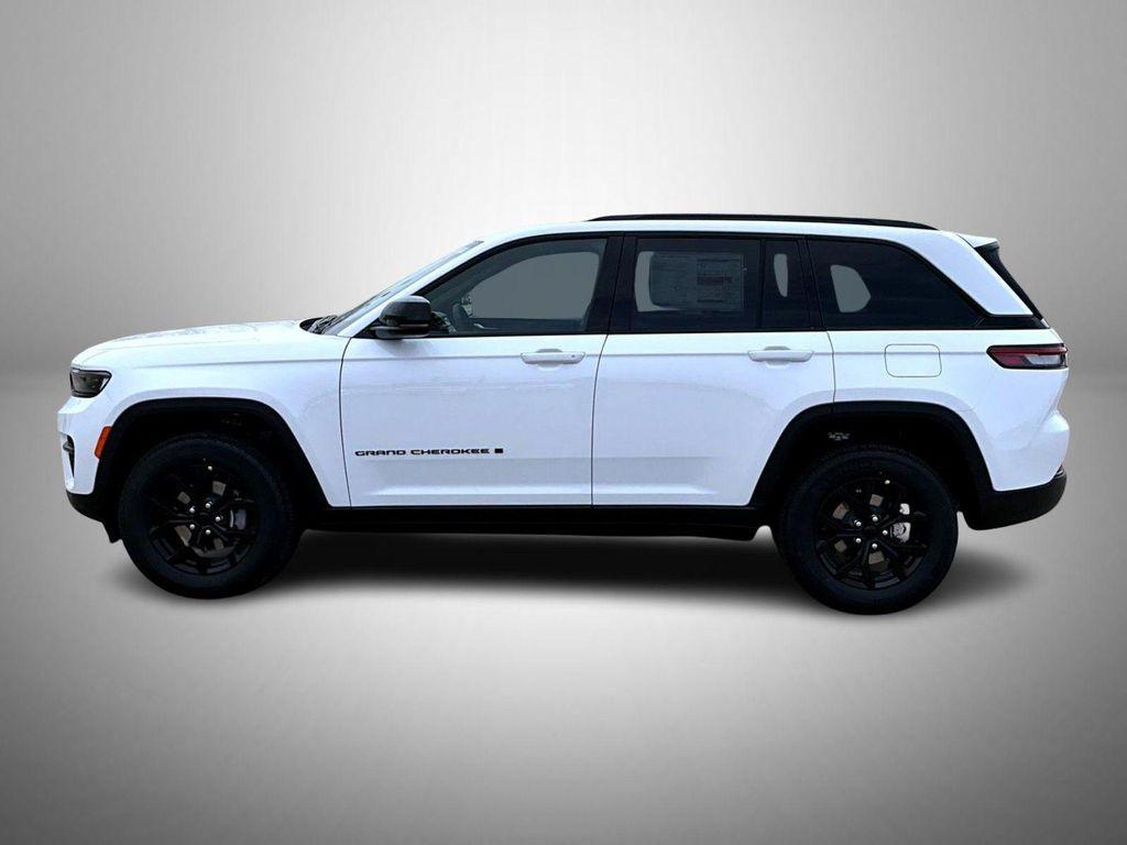 new 2025 Jeep Grand Cherokee car, priced at $42,159