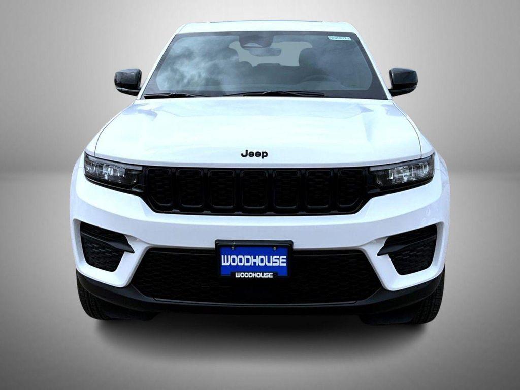 new 2025 Jeep Grand Cherokee car, priced at $42,159