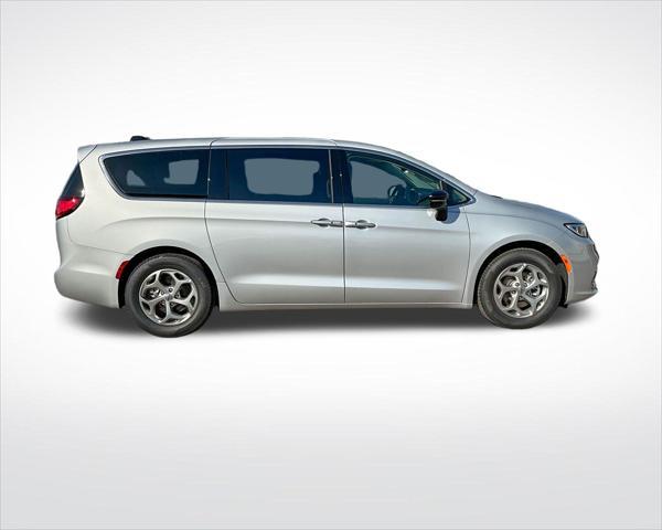 new 2024 Chrysler Pacifica car, priced at $41,299