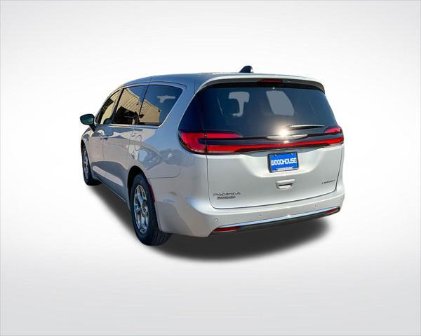 new 2024 Chrysler Pacifica car, priced at $41,299