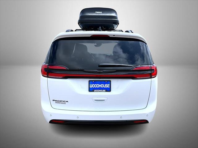 new 2025 Chrysler Pacifica car, priced at $45,136